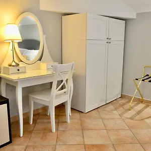Hotel Sourire, Rom